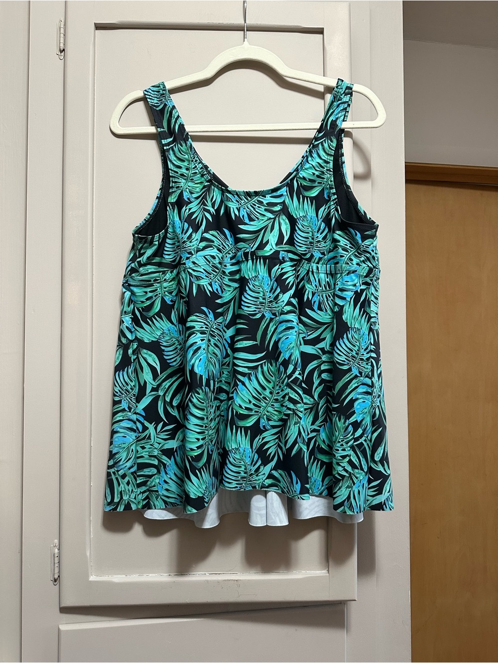 Amazon Women's Teal and Black Leaf-Print Swim Tank Top - Picture 3 of 10